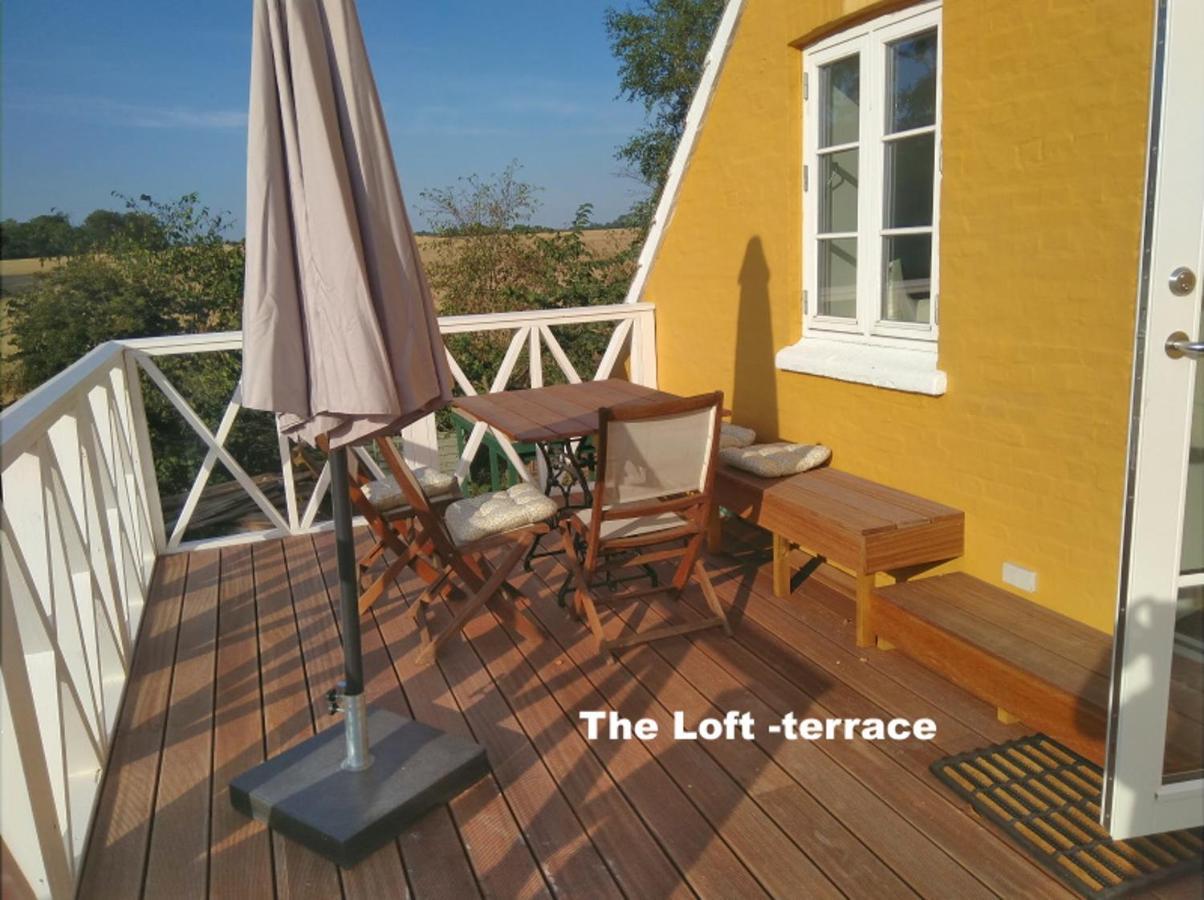 The 'Loft' Apartment- "Den Gule Svane" Guest House - Near Ronne & Beach Exterior foto